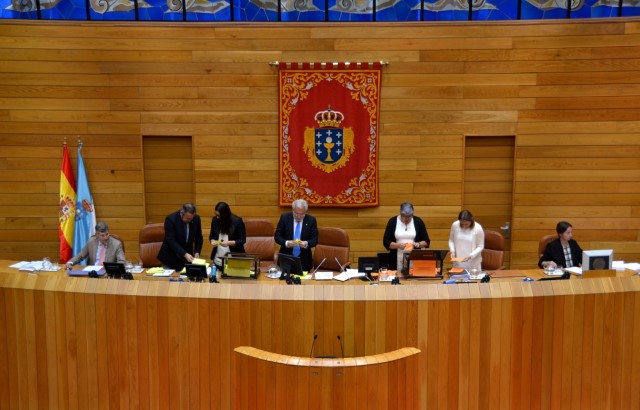 O Parlamento de Galicia elixe aos seus representantes nos consellos sociais das universidades de Vigo e de Santiago de Compostela